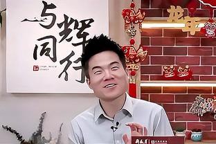 恶汉？苏亚雷斯劝架，反被梅洛当着主裁的面锁头